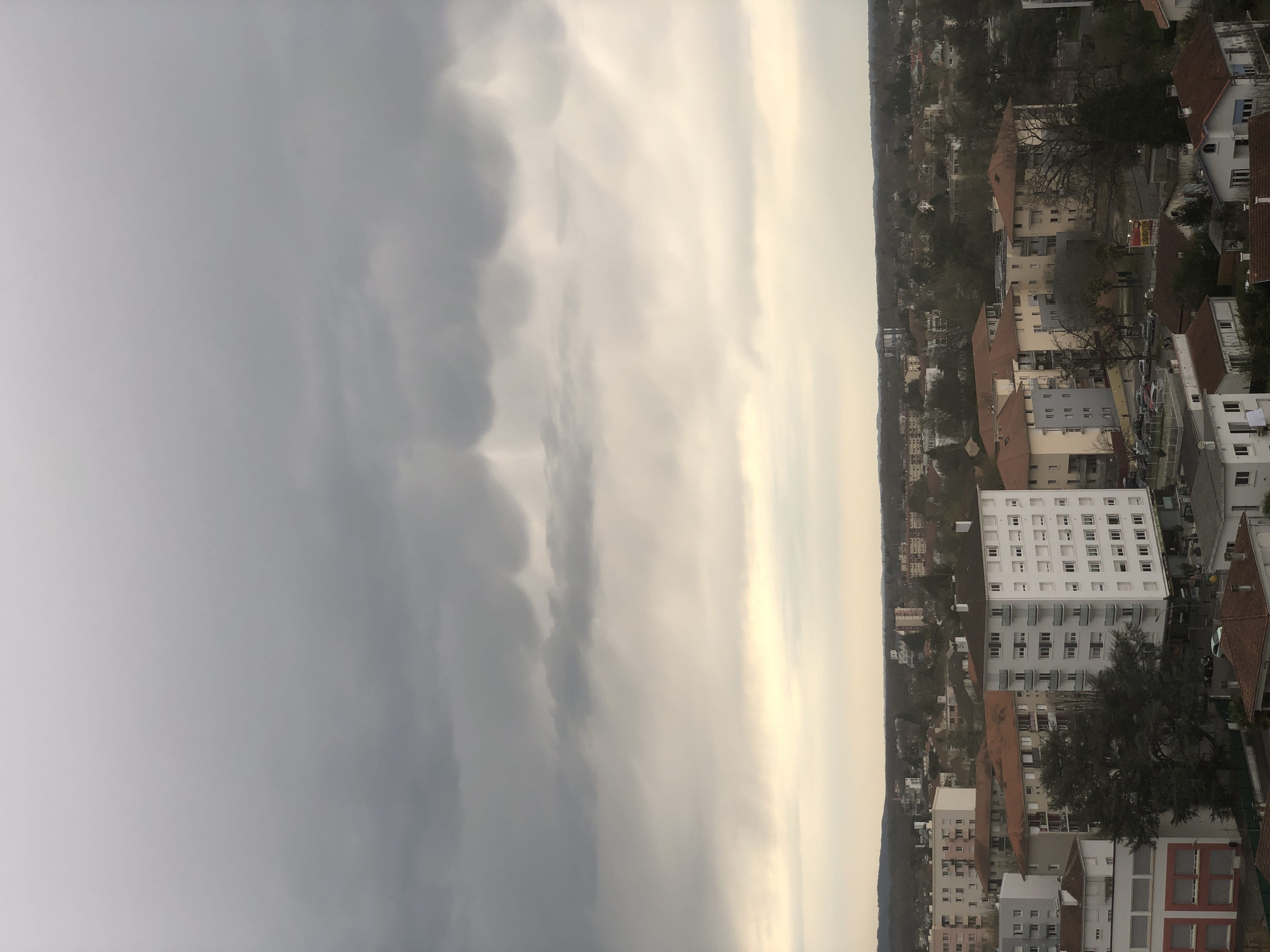 Mammatus ? Observé à Pau - 15/03/2020 17:20 - Marine G