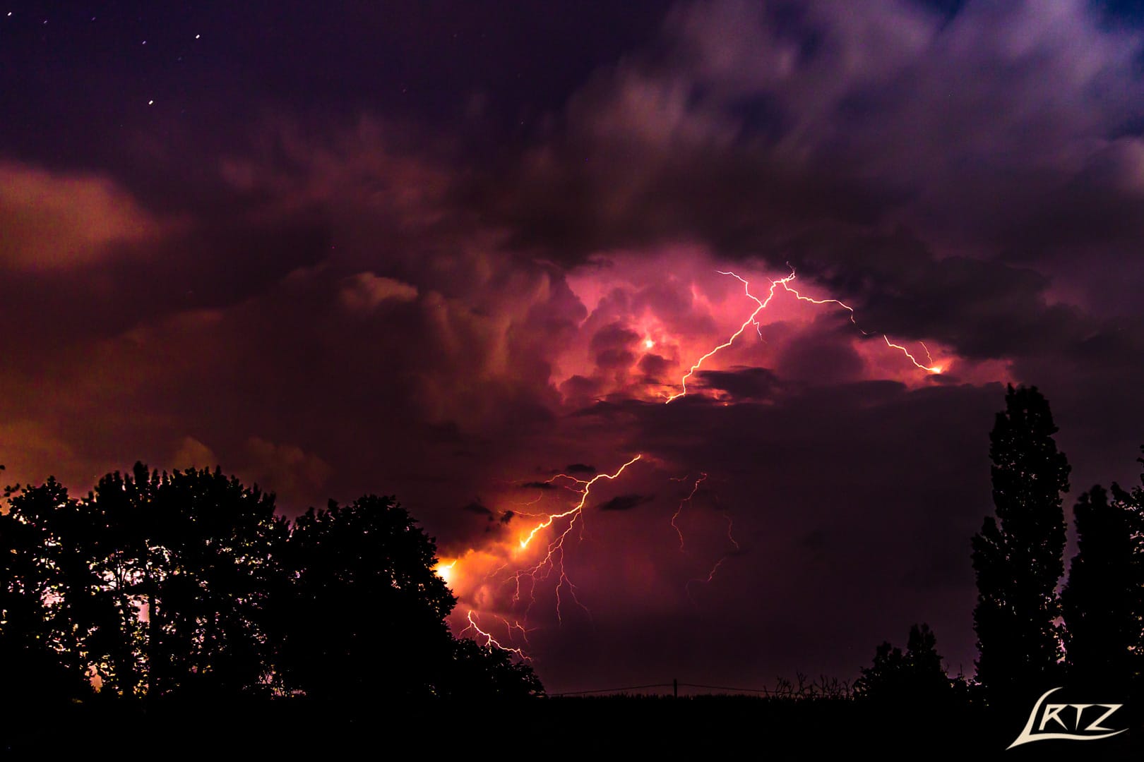 Orages au cœur de la nuit sur la région de Orthez (Béarn - 64), pris depuis la province du Labourd en Pays Basque. - 20/07/2019 03:49 - Laurentz 