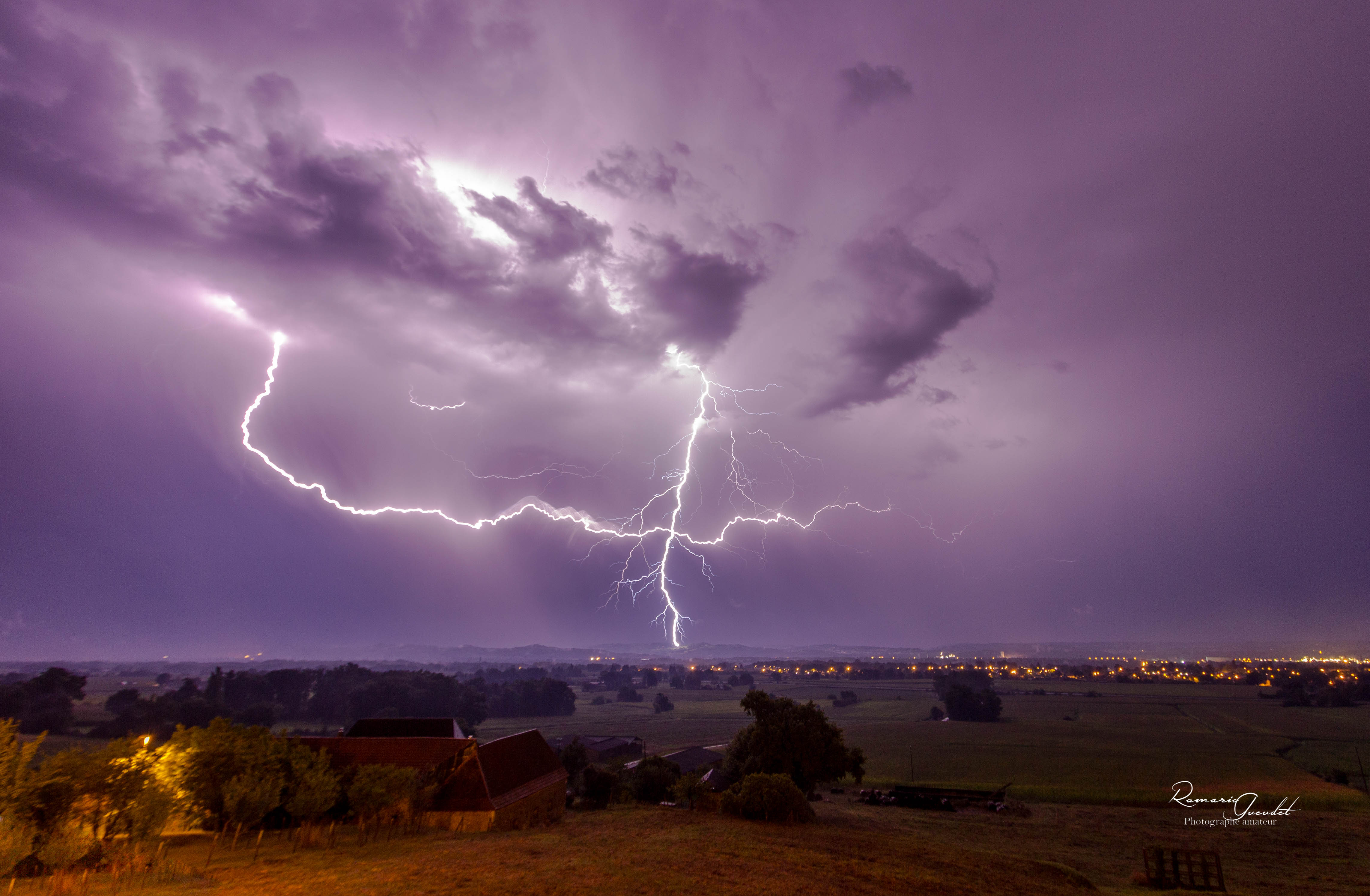 Prise depuis le village de Serres Sainte Marie (64). - 28/08/2018 01:11 - Romaric Gueudet