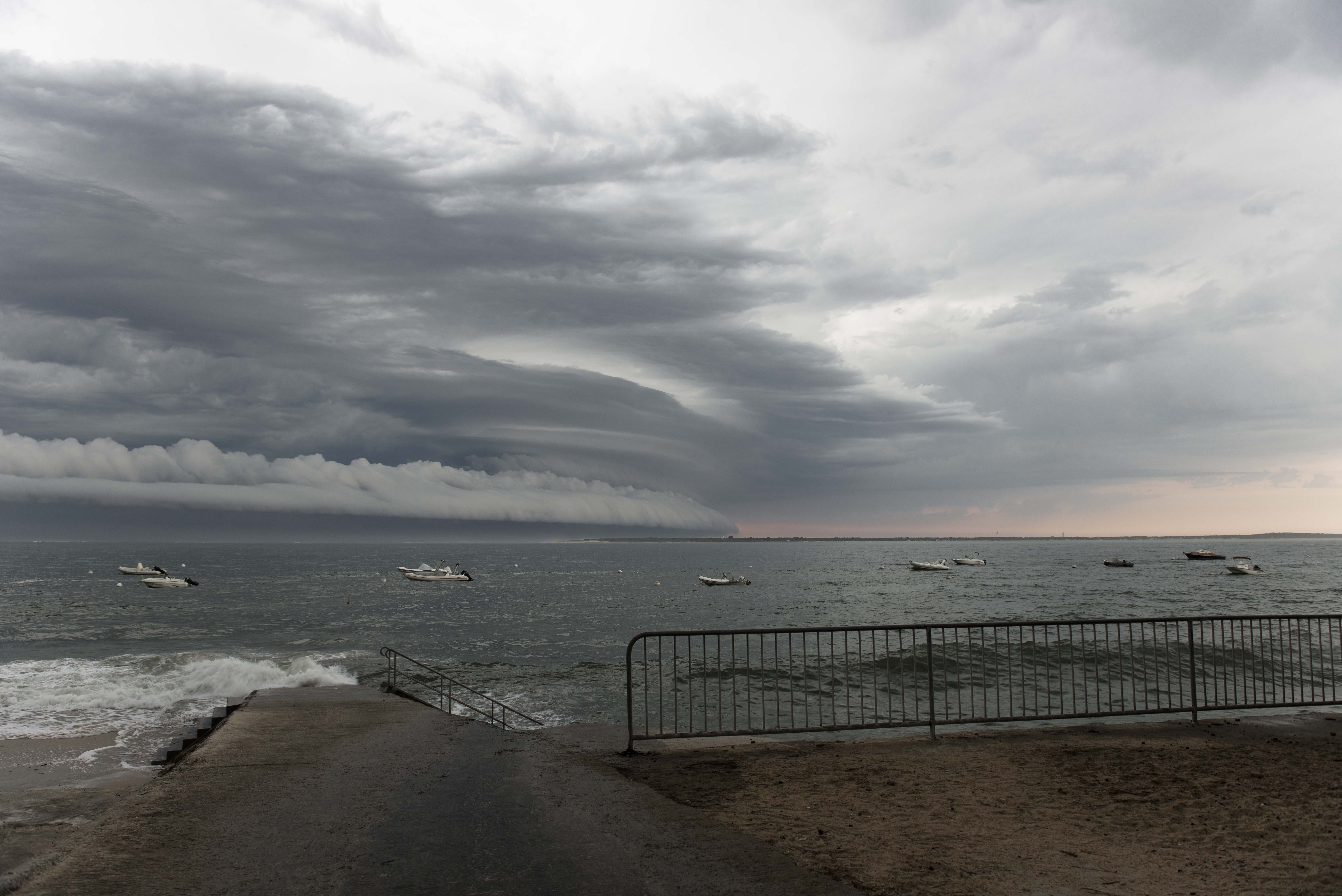 Arcus peu venteux observé sur le bassin d'Arcachon, la dégradation est passé plus à l'ouest. - 28/08/2018 19:14 - Paul JULIEN