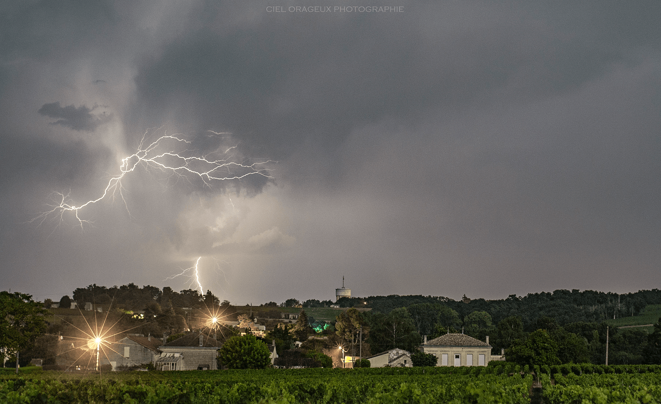 Orage faible dans le Blayais (33) - 30/07/2020 23:58 - Ciel Orageux Photographie