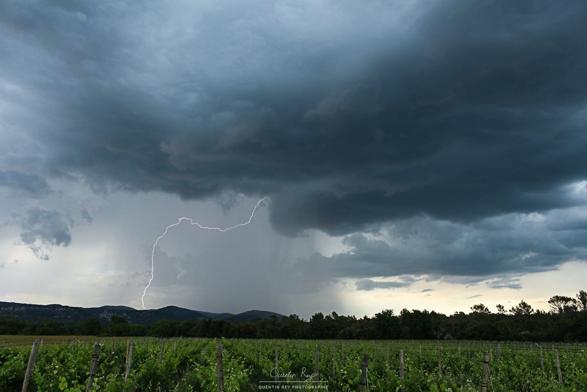 Pris depuis les environs de Vacquières (34) - 01/06/2018 15:00 - Quentin REY Photographie