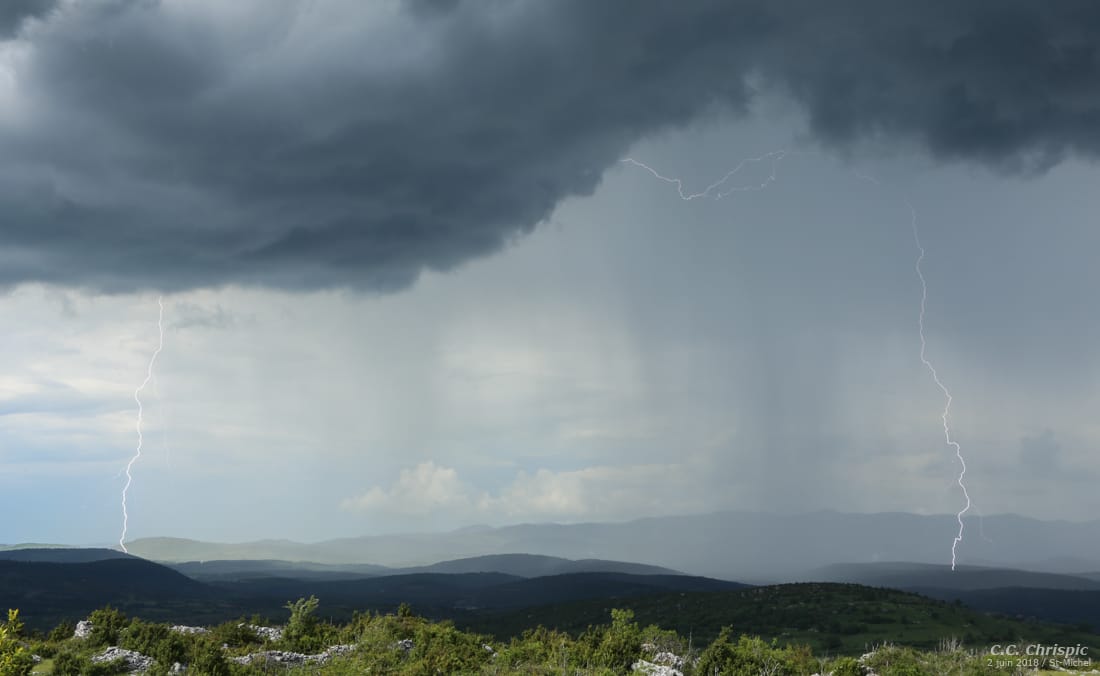 Orage sur le piémont cévenol à la croisée Hérault/Aveyron/Gard. - 02/06/2018 17:41 - Christian Carmona