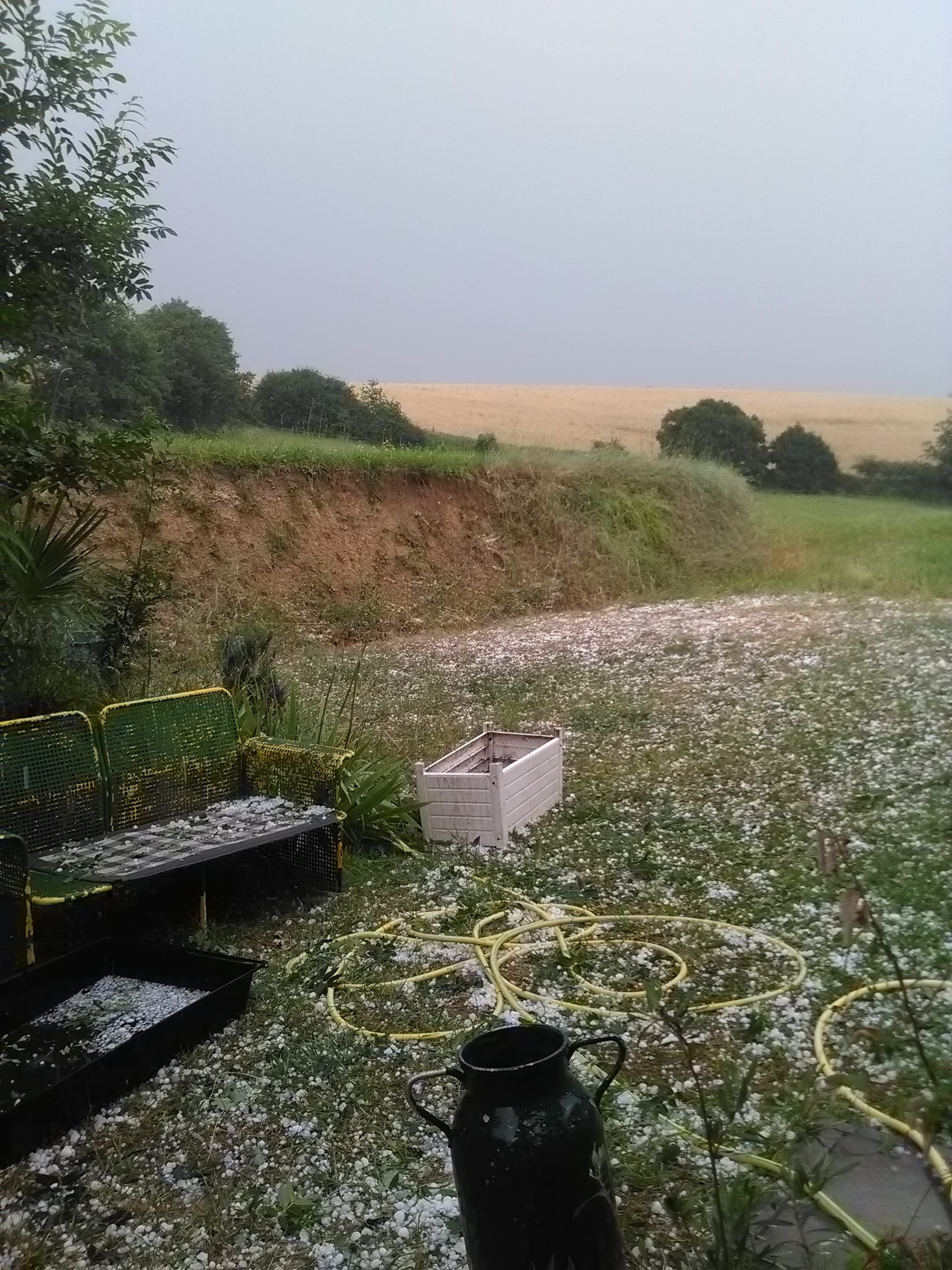 ORAGE DE GRELE EN ARIEGE - 03/07/2018 18:10 - FRANCOISE DHERBOMEZ