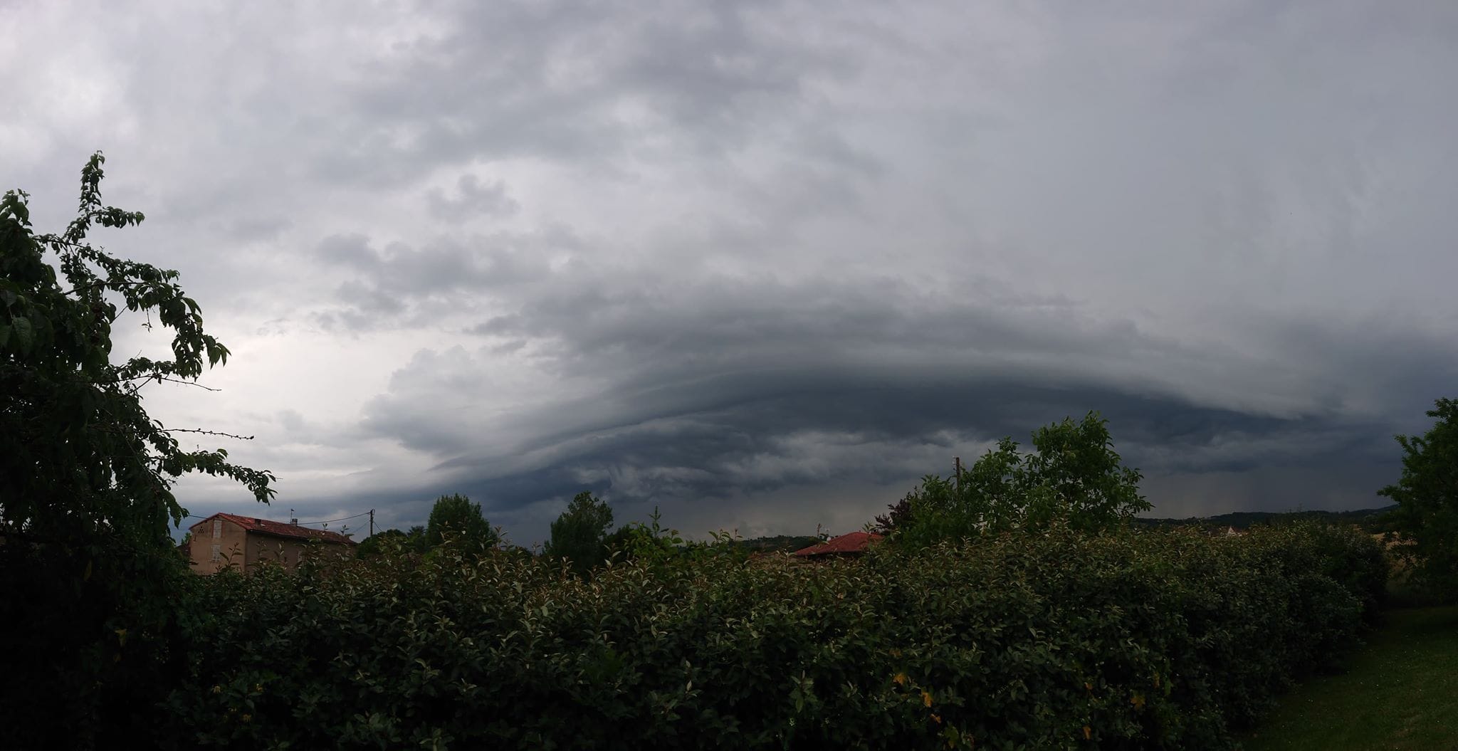 Orage assez virulent passé sur l'albigeois, le tonnerre a grondé pendant un sacré moment. - 03/06/2020 17:15 - Thibault Albi