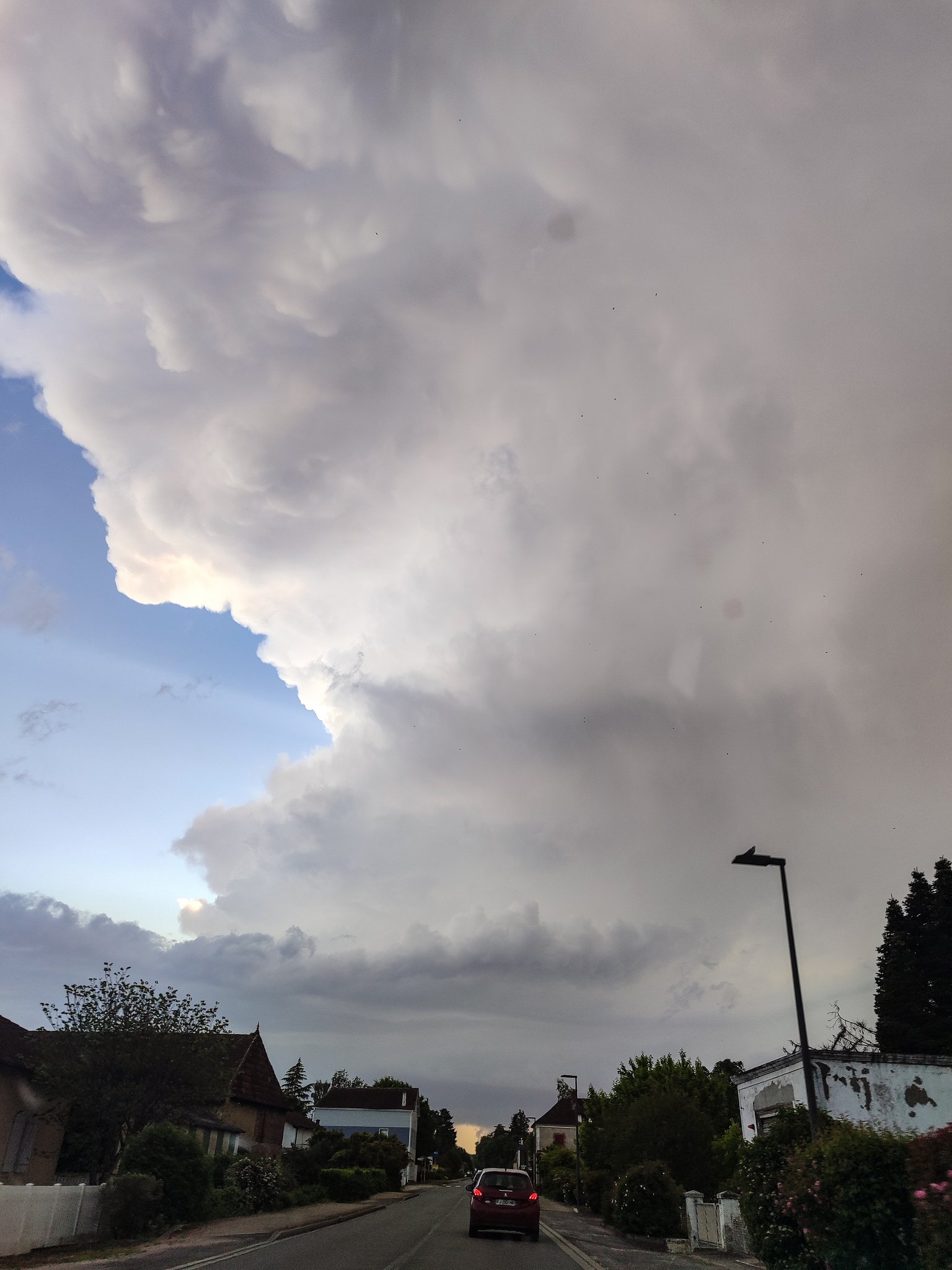 Incroyable supercellule à côté de Tarbes dans le nord des Hautes-Pyrénées, sud ouest France. - 03/05/2025 20:00 - Alexis BERTHELOT