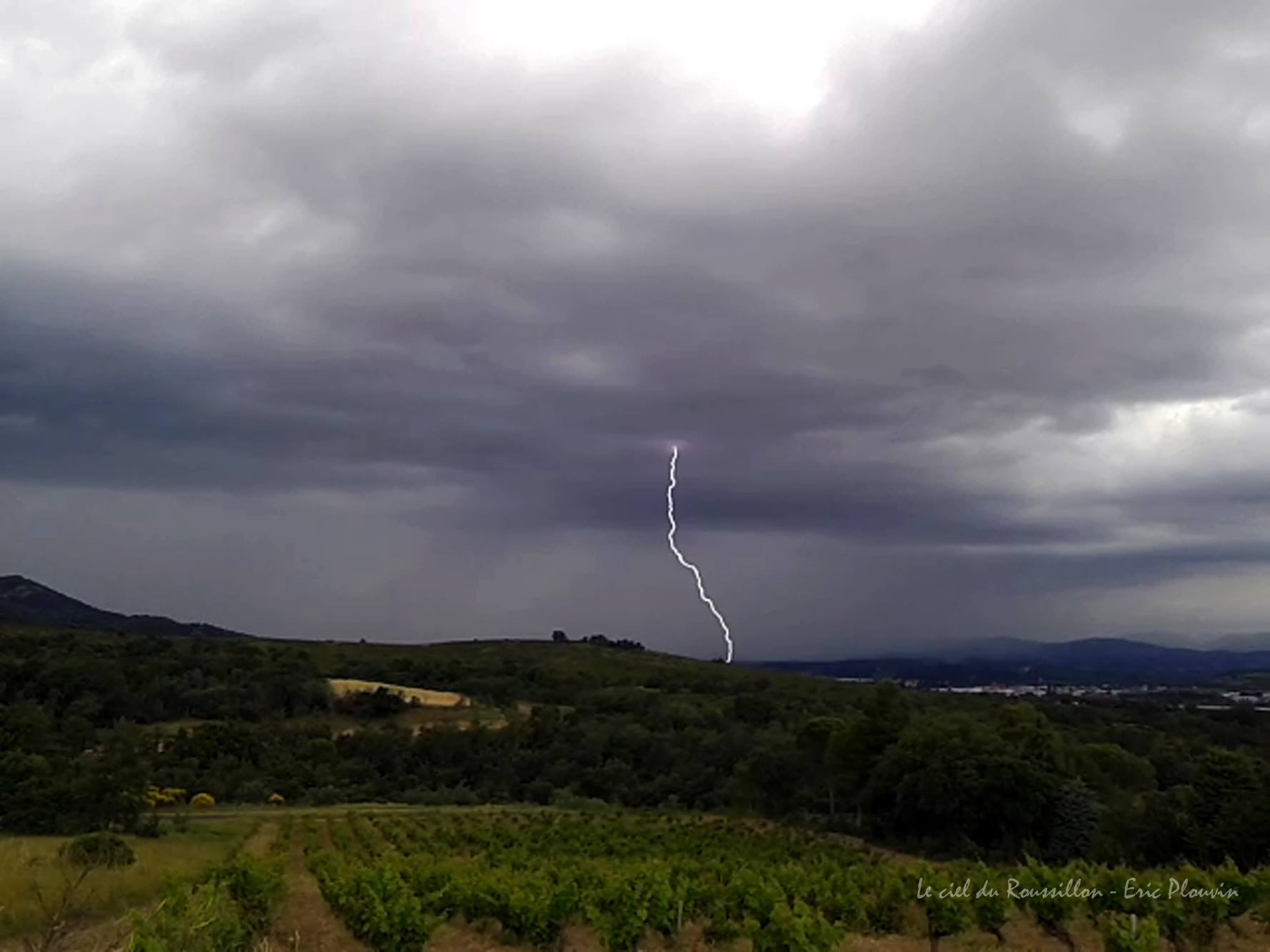 Impacts au pied du Canigou coté Vallespir. - 06/06/2018 14:00 - Eric Plouvin