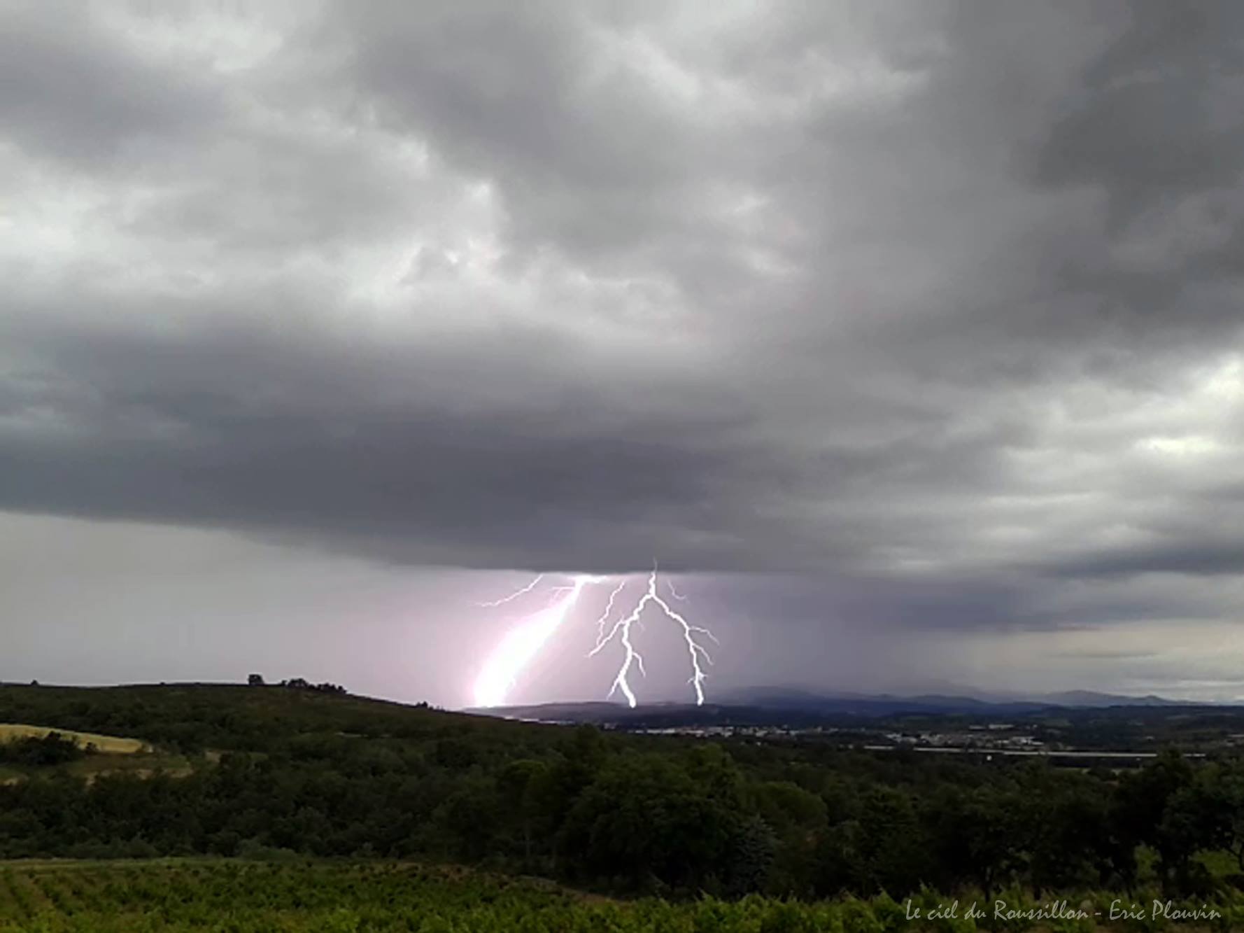 Impacts au pied du Canigou coté Vallespir. - 06/06/2018 14:00 - Eric Plouvin