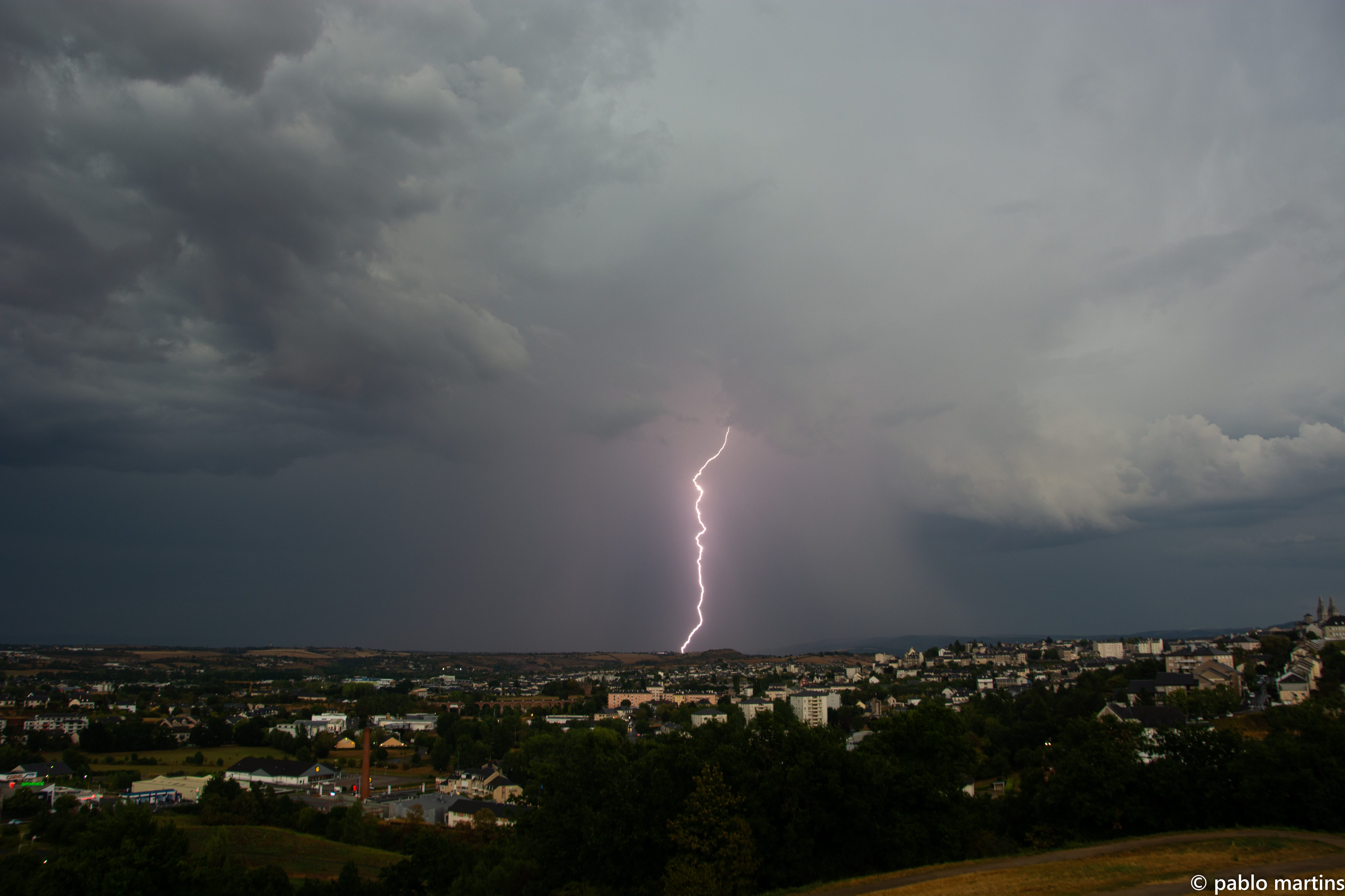 Orage fort hier soir sur le secteur de Rodez (12) - 10/08/2020 19:39 - Pablo Martins