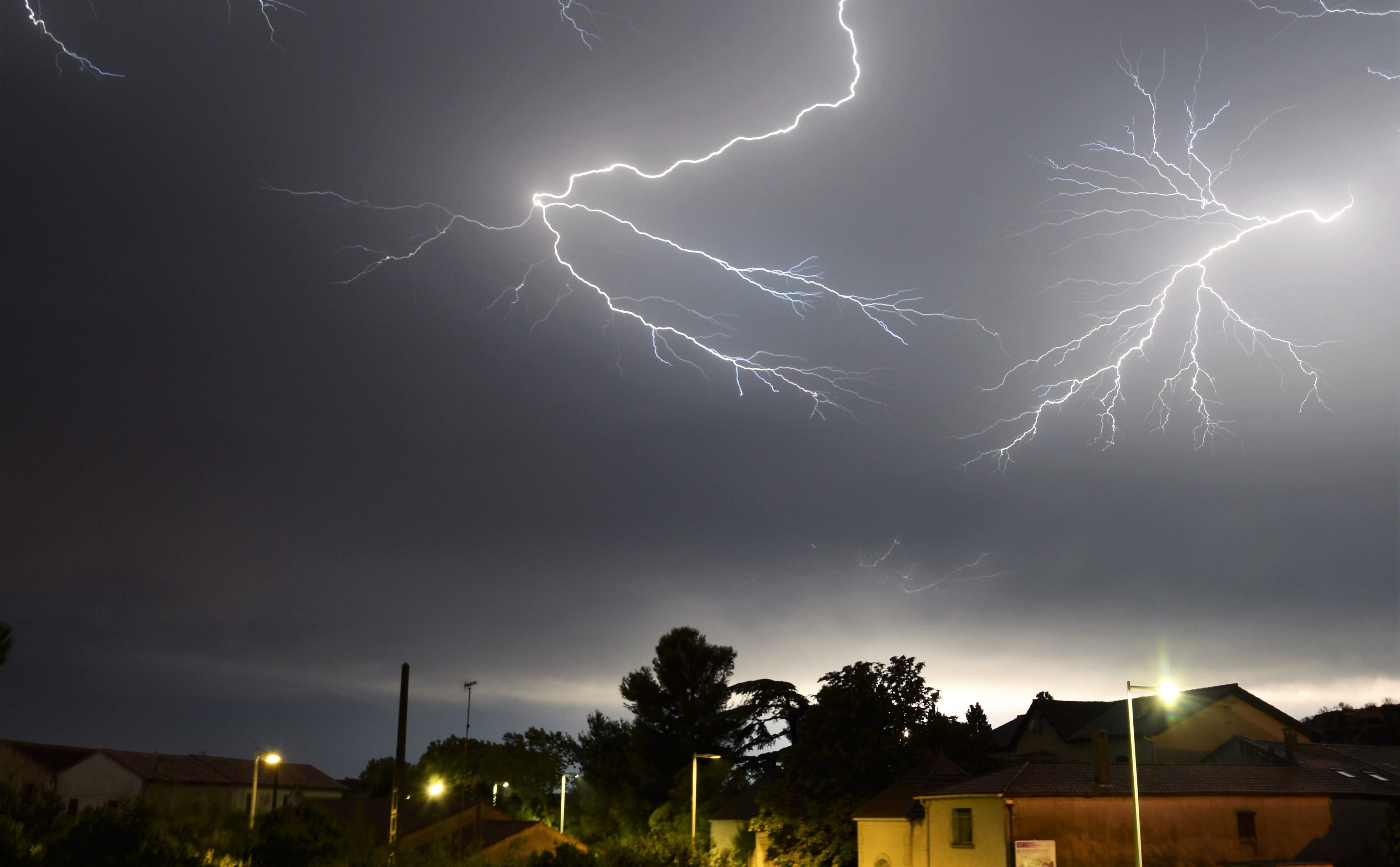 Violent orage Herault - 12/08/2018 23:45 - sebastien girard