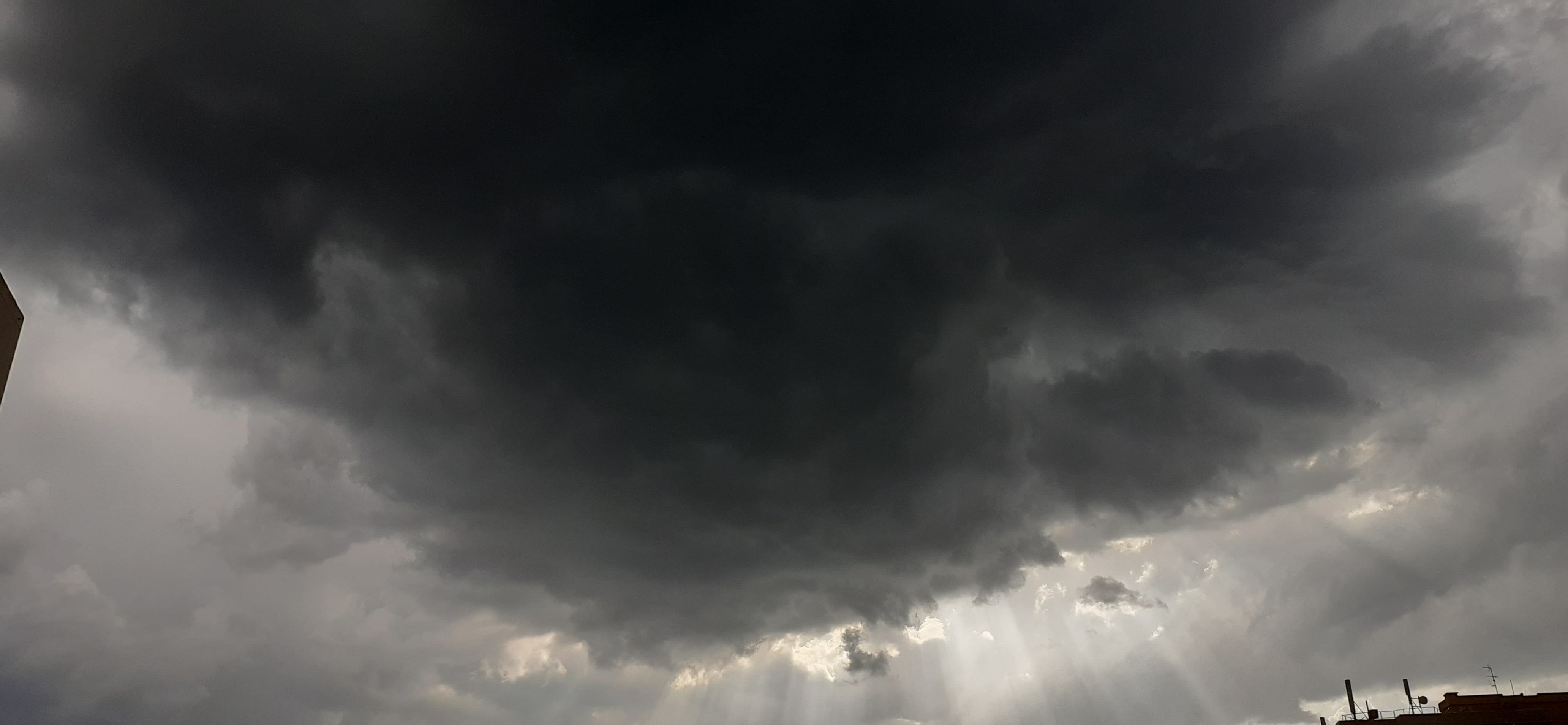 Passage de l'orage sur la ville de Tarbes - 12/08/2020 18:19 - Dylan Saint-Jean