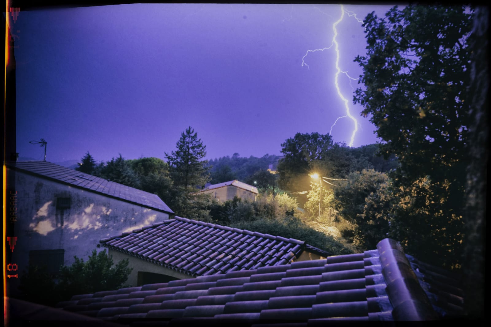 Orage Mons GARD le 13/08 vers 3h30 du matin - 13/08/2020 03:32 - Yann Riché