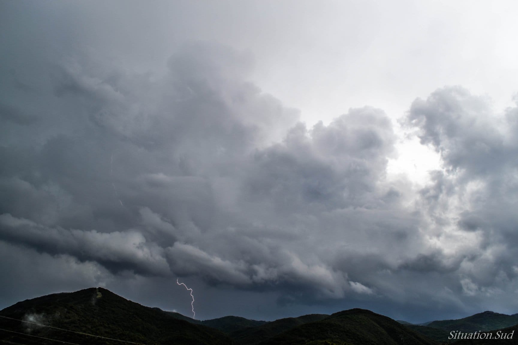 Puissante convection sous la cellule virulente entre Olargues et le Caroux - 30/05/2018 20:00 - Situation. Sud