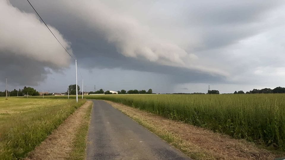 Orage fort à la frontière entre l'Indre et Loire et la Sarthe hier en début de soirée. - 03/06/2018 20:15 - Julien Le Flohic