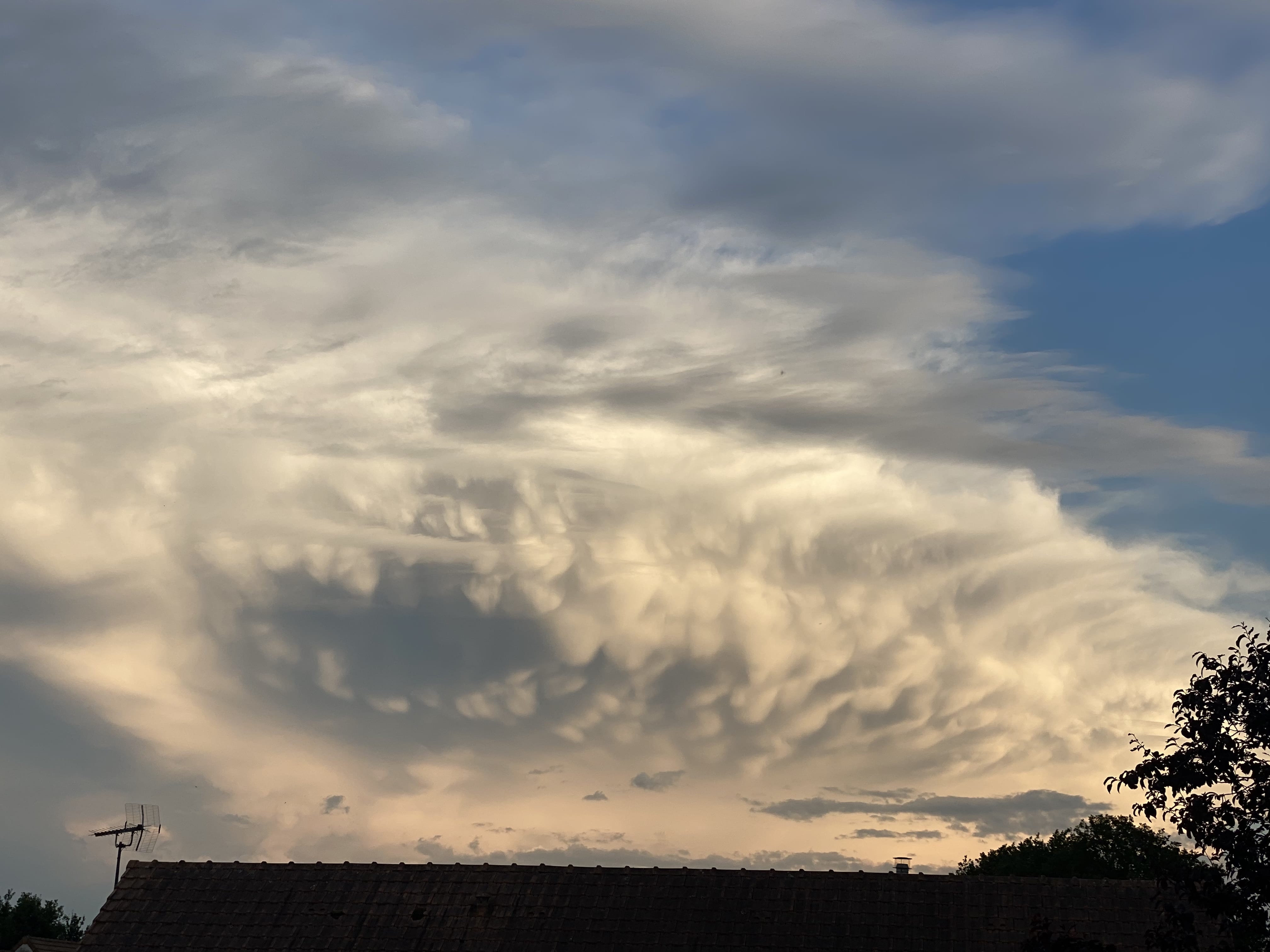 Les orages arrivent en Sarthe (mammatus) - 03/06/2020 20:45 - Reginald Trepreau