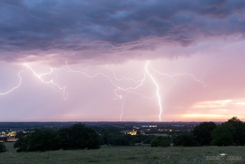 Orage aux Herbiers en Vendée. - 08/06/2017 22:00 - Valentin PERRAULT