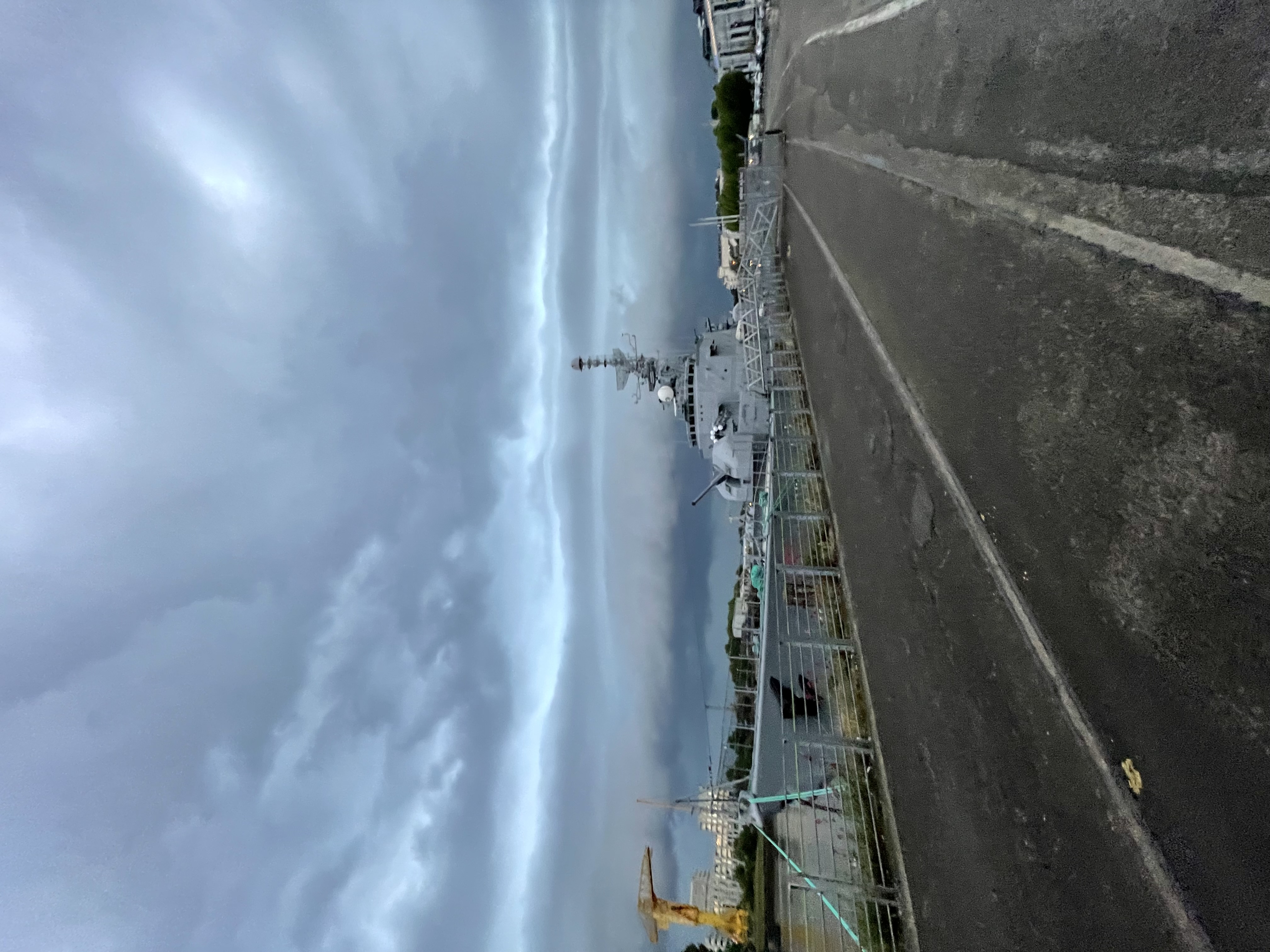 Arrivée de l’arcus sur Nantes (nombreux éclairs, particulièrement électriques, fortes pluies) - 10/05/2025 21:00 - Alexis Teixeira