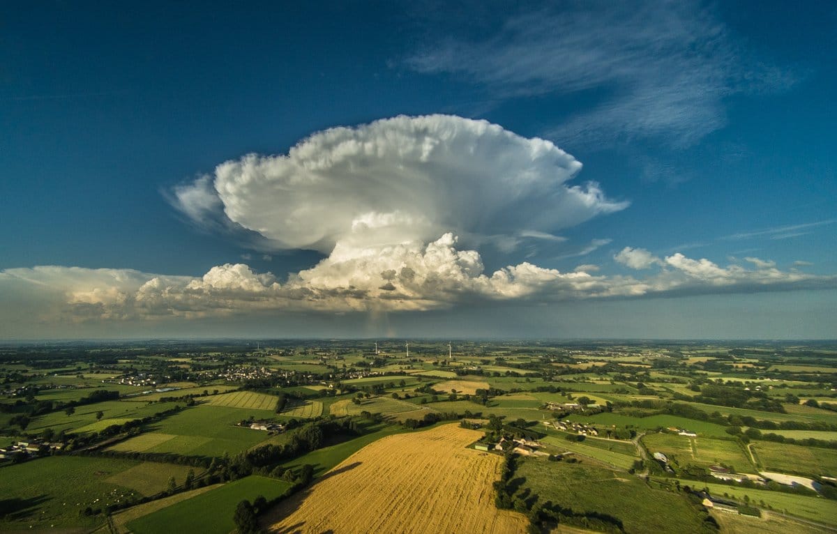 Cumulonimbus entre Laval et Fougères. - 18/06/2019 20:40 -  @Proradise