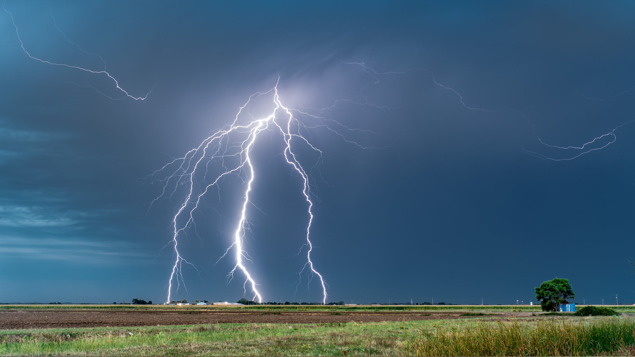 Orage électrique tôt ce matin en Vendée . - 24/08/2023 04:00 - Chris RUSSO