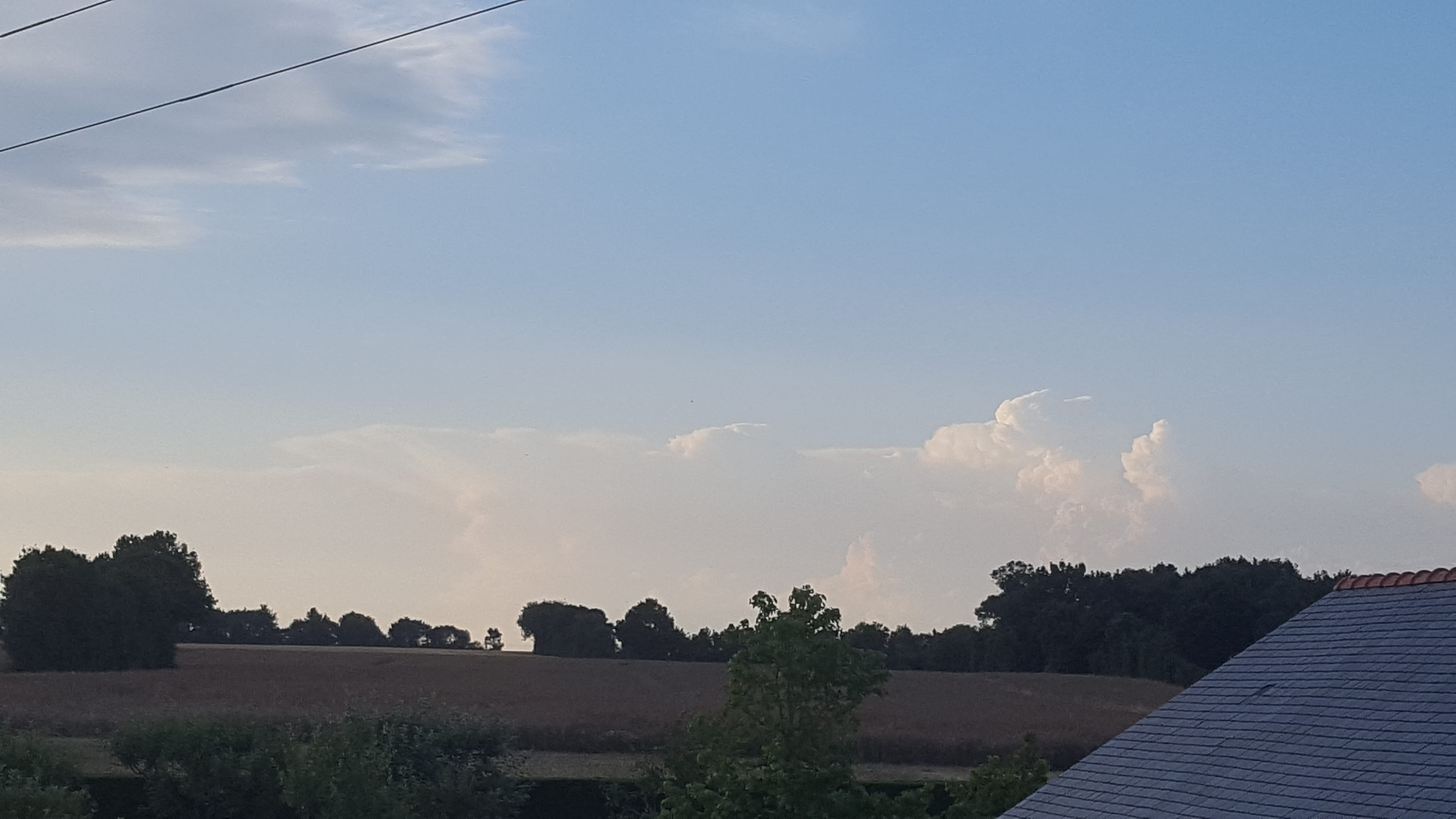 L'orage normand du 25/06, vu depuis Mésanger (44) - 25/06/2020 20:57 - Nathan Bertin