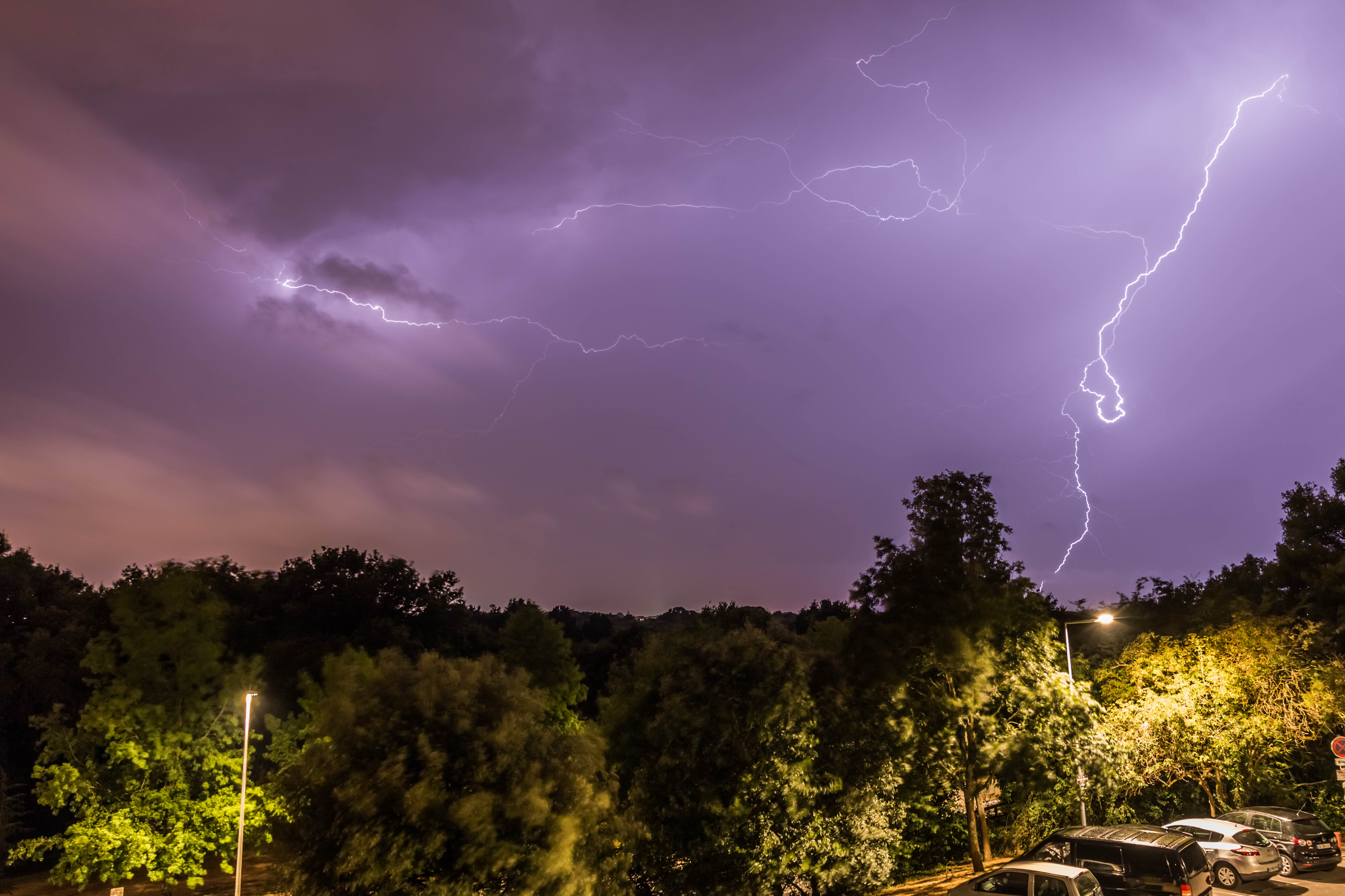 Coup de foudre proche (Saint-Herblain, 44) - 26/07/2019 00:30 - Corentin Augris