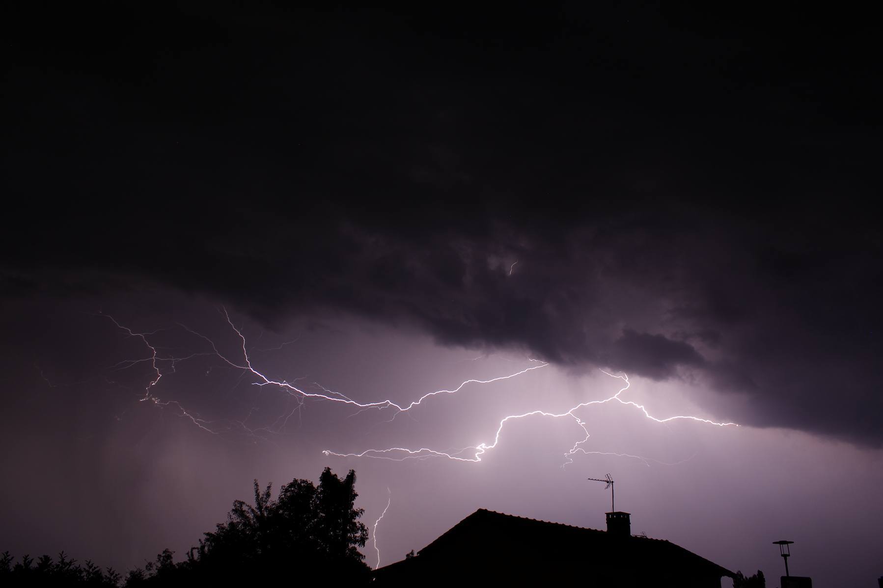 Foudre à Saint-Hilaire-le-Vouhis en Vendée. - 27/05/2017 02:00 - Vanessa TUPENOT