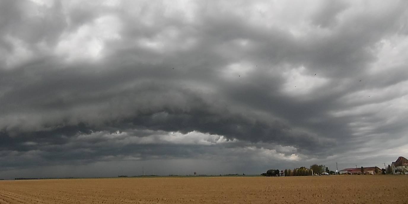 Arcus pris vers 20h30 à Rosières en Santerre dans la Somme. - 17/05/2017 20:30 - Laurent DEMARCY