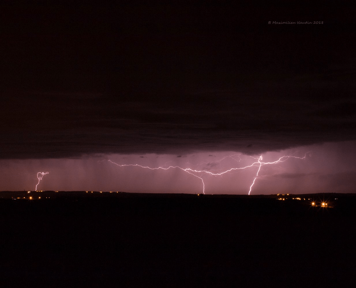 Orage dans la Vienne (86) tenant au delà de minuit, assez remarquable une si longue durée pour un 10 Mars - 11/03/2018 00:00 - Maximilien NAUDIN