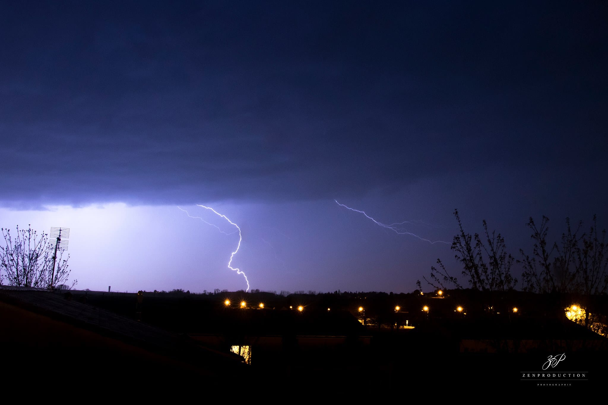 Orages au dessus de la Ville De Cognac - 13/04/2018 21:00 - Zen Production