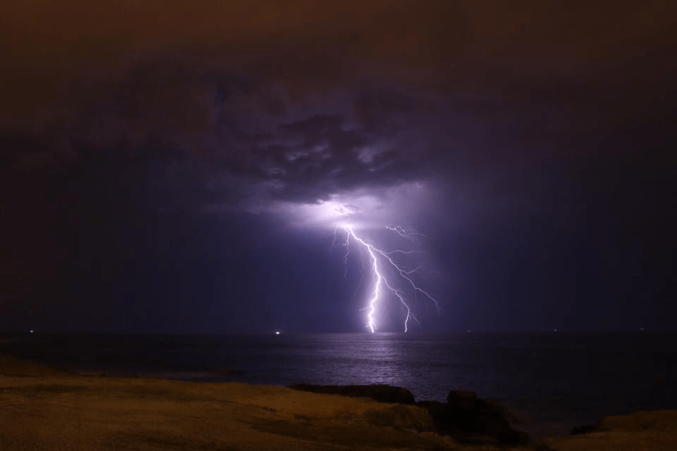 Orages sur les Sables d'Olonne en fin de nuit. - 13/09/2016 07:00 - Jérémy BOURRIAU