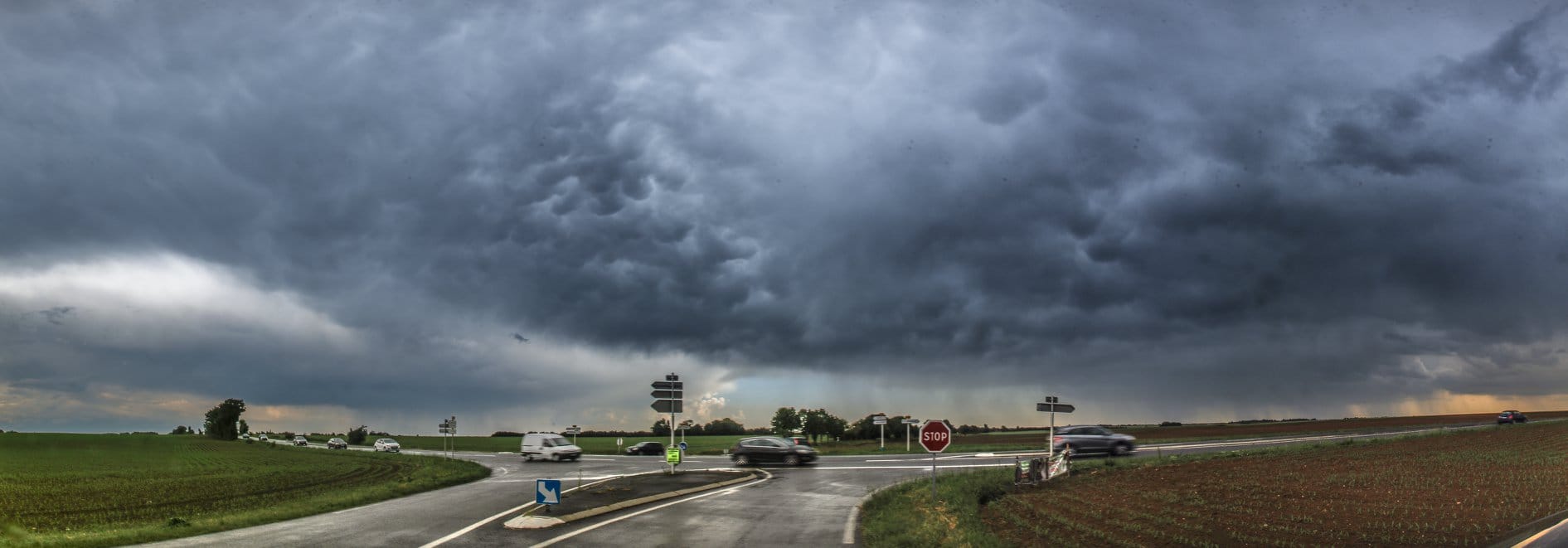 Journée fort instable entre #Niort et FontenayLeConte, Vendée et DeuxSèvres. Des orages intéressants malgré le manque de foudre. - 21/05/2018 17:00 - Chris RUSSO