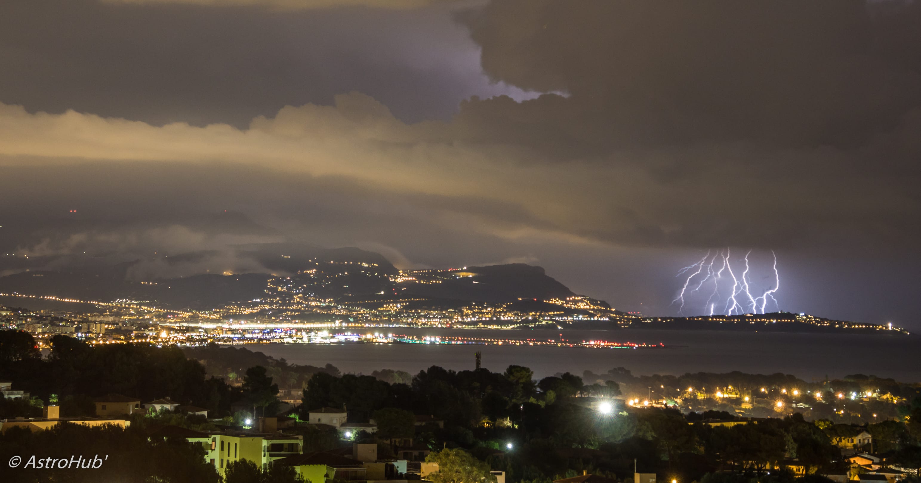 orage du 3 novembre - Direction aéroport de nice - 03/11/2019 04:00 - DENIS HUBER