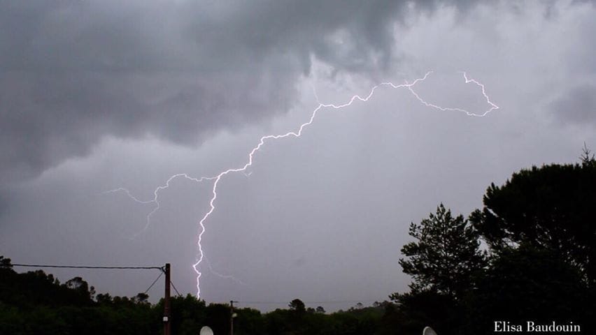 Orage cet après-midi dans le var, à Bras. - 08/05/2018 18:00 - Elisa Baudouin