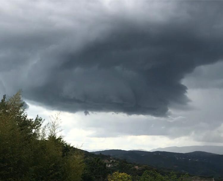 Mesocyclone massif sur les hauteurs de Tanneron - 14/05/2021 15:00 - Alexis Dragon-Partyka
