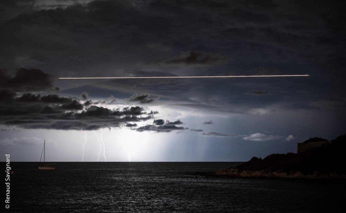 Antibes, un orage venant du NE, très actif en passant à Monaco, gagne le large - 15/05/2018 22:00 - Renaud Savignard