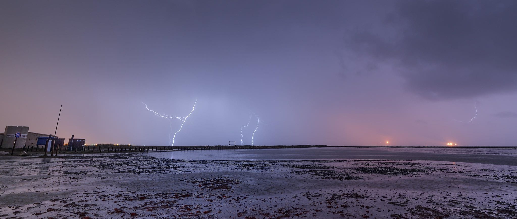 Orage vu depuis Port-Saint-Louis-du-Rhône (13). - 17/03/2018 01:00 - Sébastien GALTIER