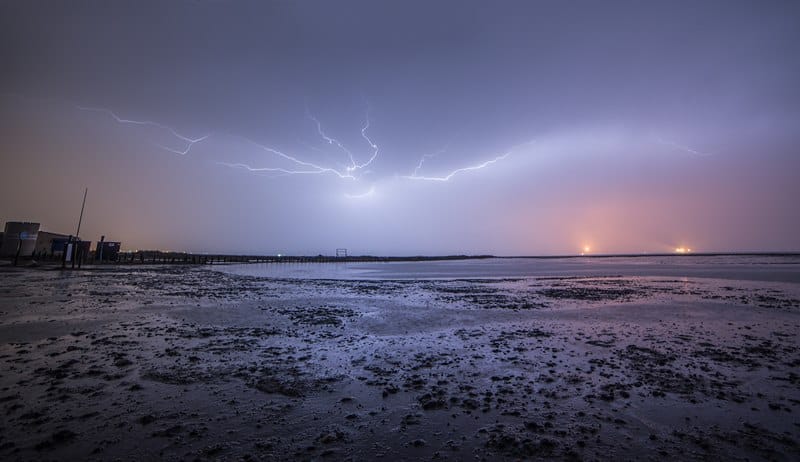 Orage vu depuis Port-Saint-Louis-du-Rhône (13). - 17/03/2018 01:00 - Sébastien GALTIER