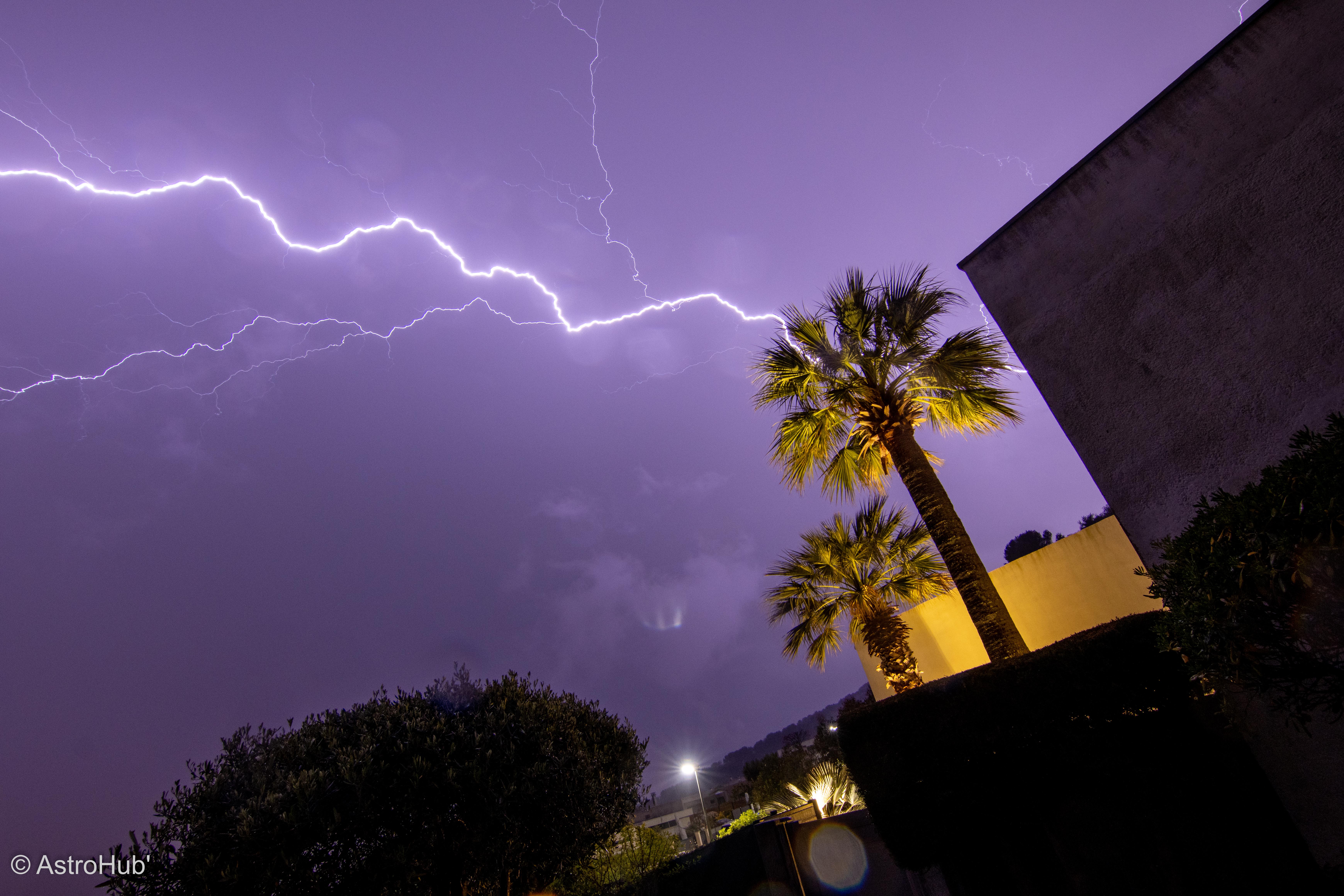 Antibes sous les orages - 21/04/2021 05:50 - denis HUBER