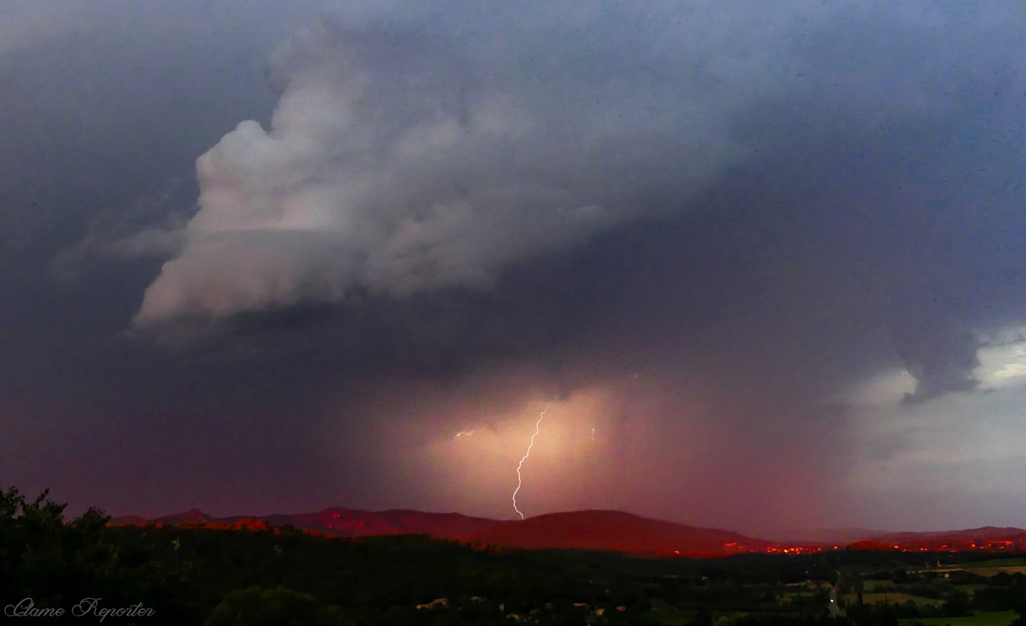 Orage de ce soir sur Verignon depuis Moissac-Bellevue (Var) - 22/07/2018 22:00 - Léo Camus