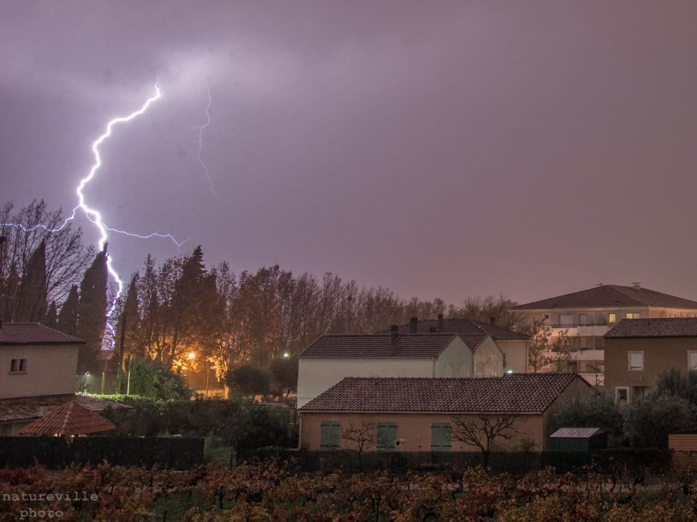 Orage au Luc-en-Provence dans le Var. - 24/11/2016 03:00 - Didier DAMBREVILLE