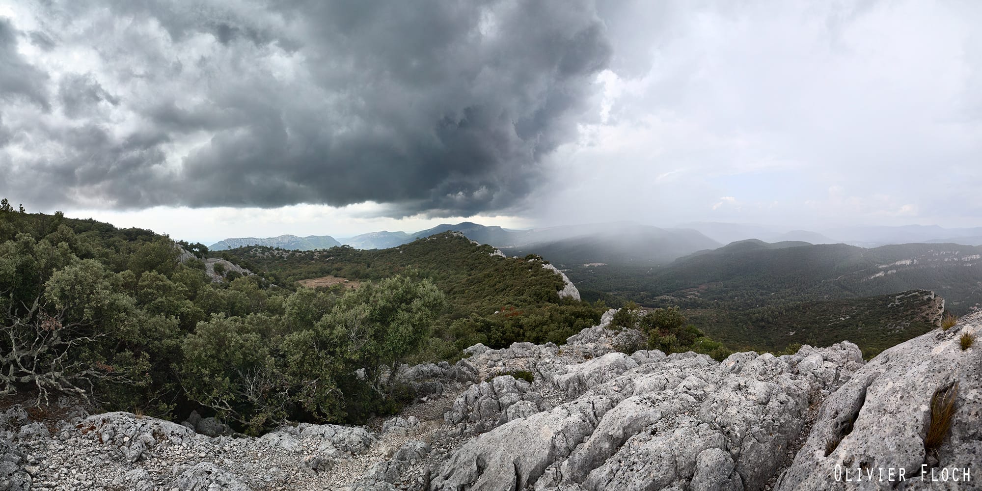 Orage sur le mont Coudon, Toulon, Var. - 24/09/2016 16:50 - Olivier Floch