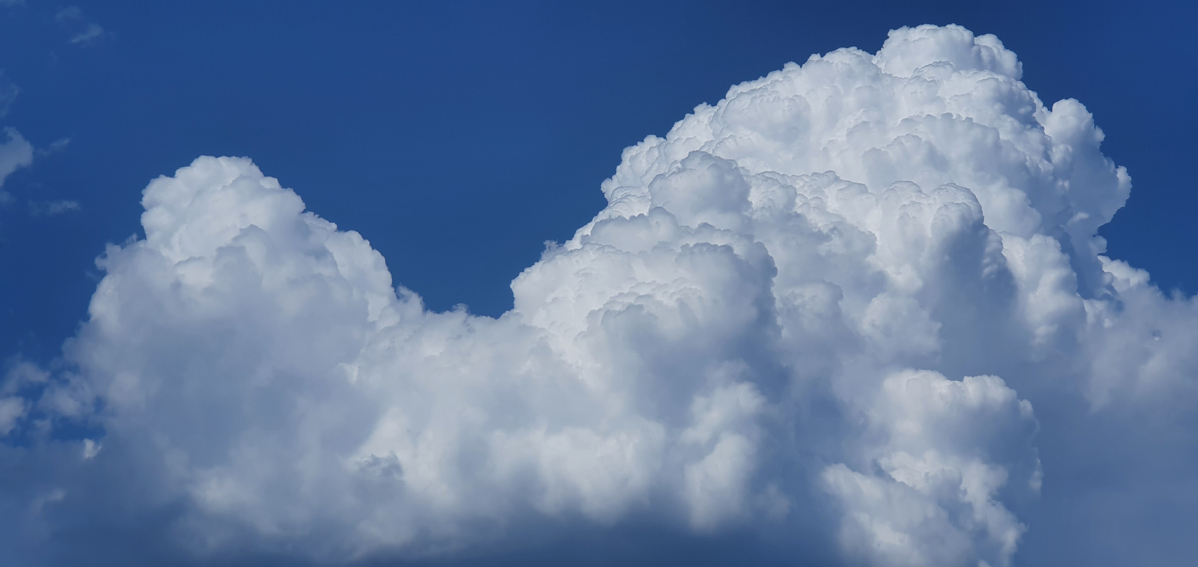 Bourgeonnement d'un Cumulonimbus - 25/07/2022 17:30 - The_Pixell Anonyme