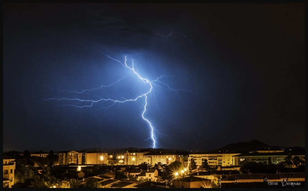 Orage nocturne près de la Garde dans le Var. - 30/08/2016 04:00 - Hervé DEMOUNE