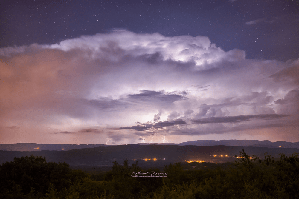 Orage sur l'Ain en fin de soirée. - 02/07/2016 00:00 - Mathieu DESCOMBES