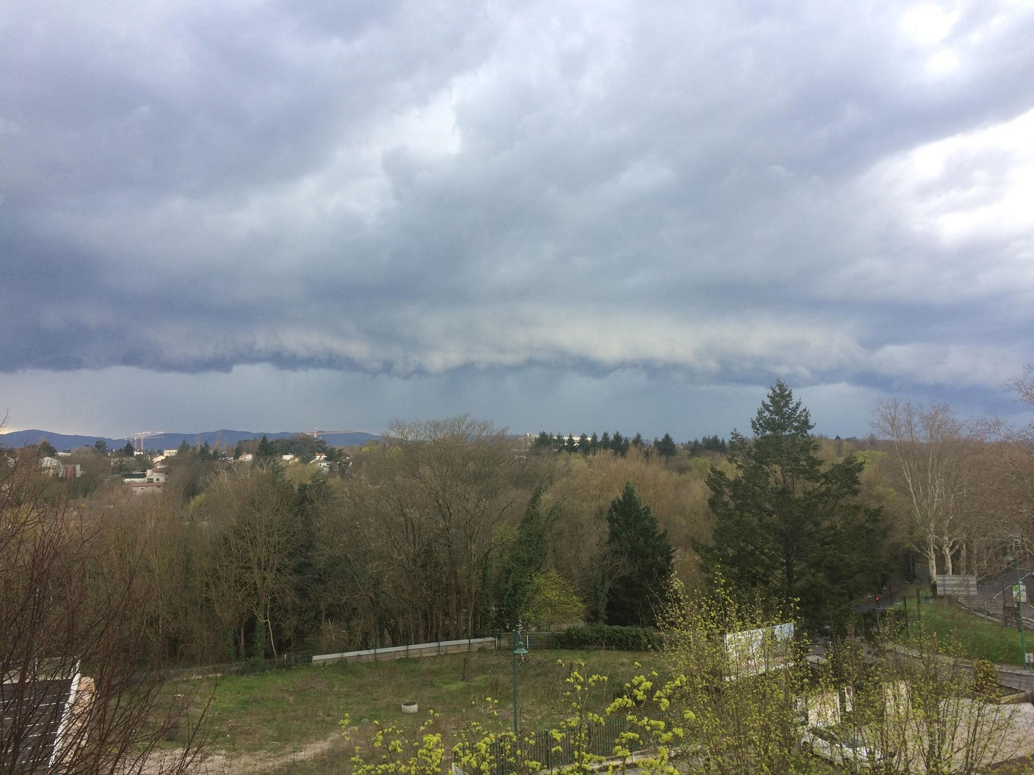 Arcus sur l'ouest Lyonnais. - 04/04/2018 18:00 - Anthony RANC