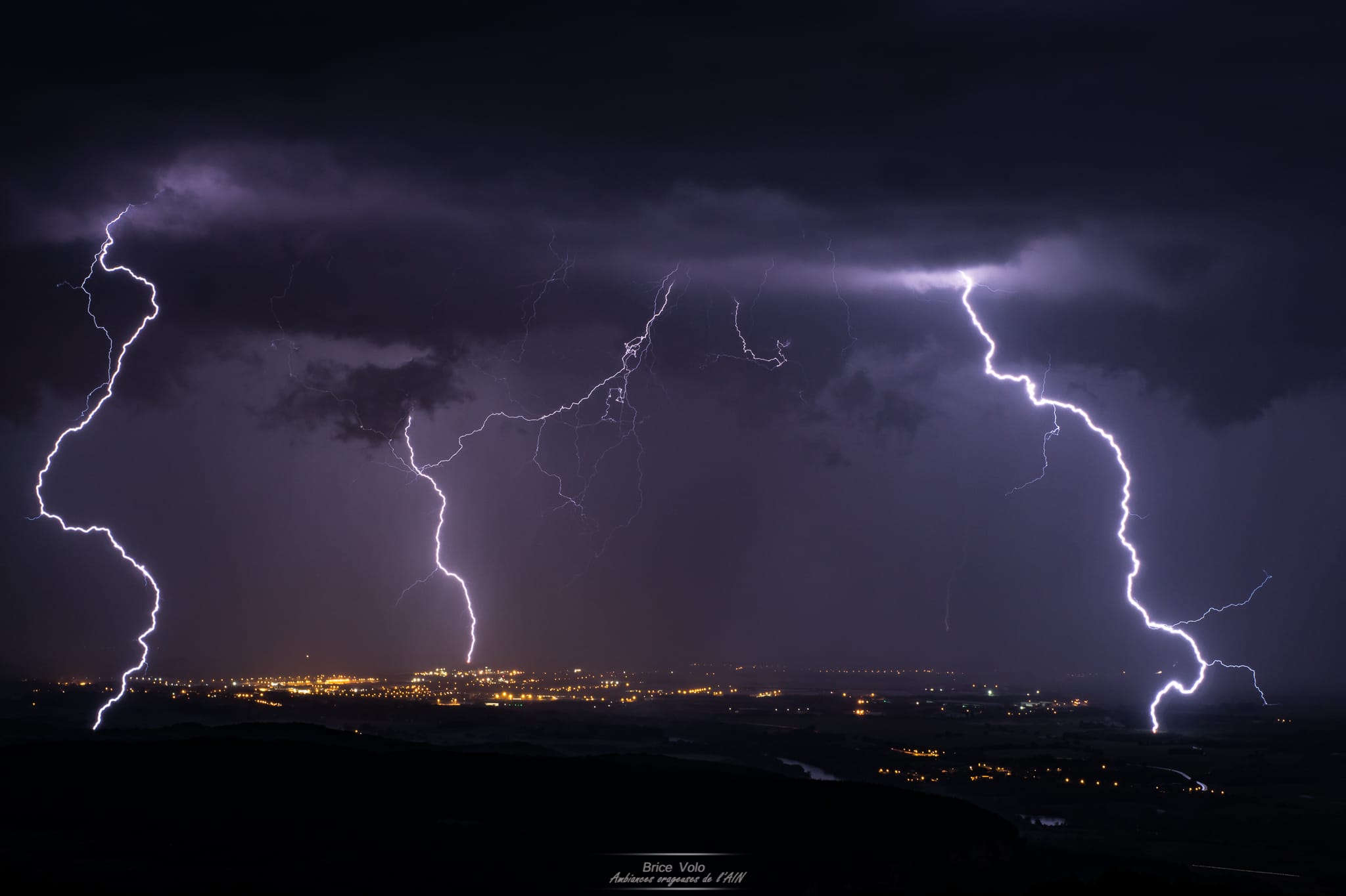 triple impact de foudre sur la plaine de l'ain cette nuit vers les 4h - 08/08/2017 04:33 - brice volo