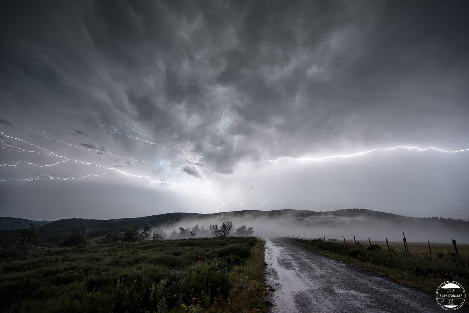 Spider orage en évacuation sur l'Ardèche - 08/08/2017 03:45 - Xavier Delorme