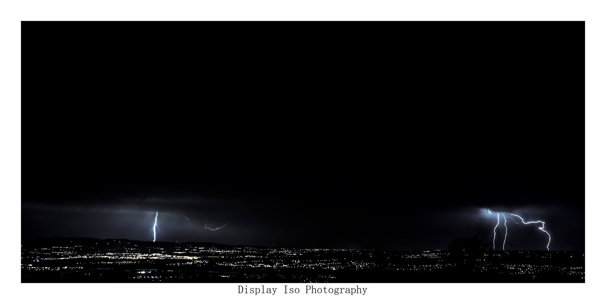 Orage sur Villefranche-sur-Saône vu depuis Lyon. - 08/07/2017 21:00 - Steeven LONJEAN