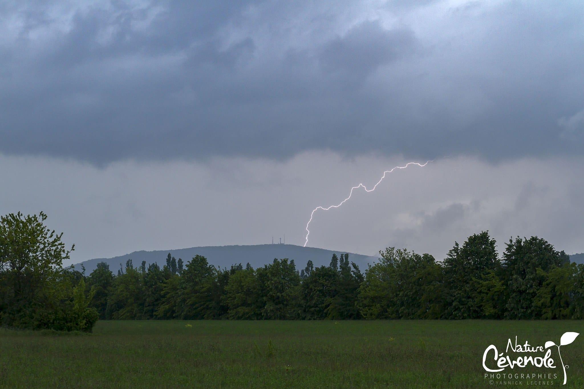 Orage du côté de Montélimar en soirée. - 11/05/2017 19:00 - Yannick LECENES