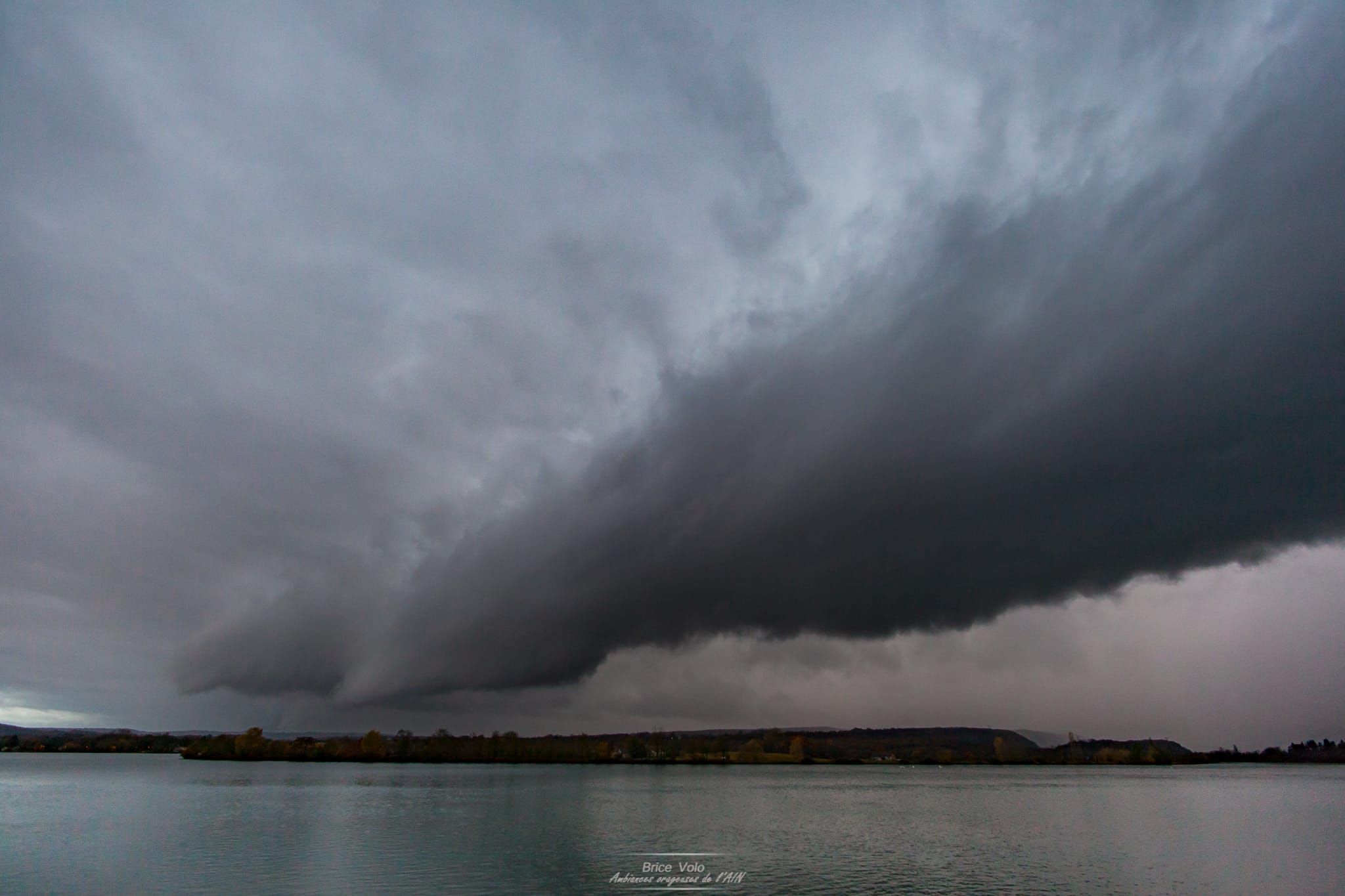 arcus a l'avant du front froid - 12/11/2017 17:00 - brice volo